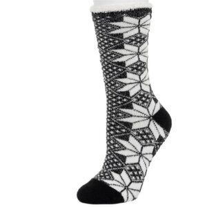 New Cuddl Duds Socks